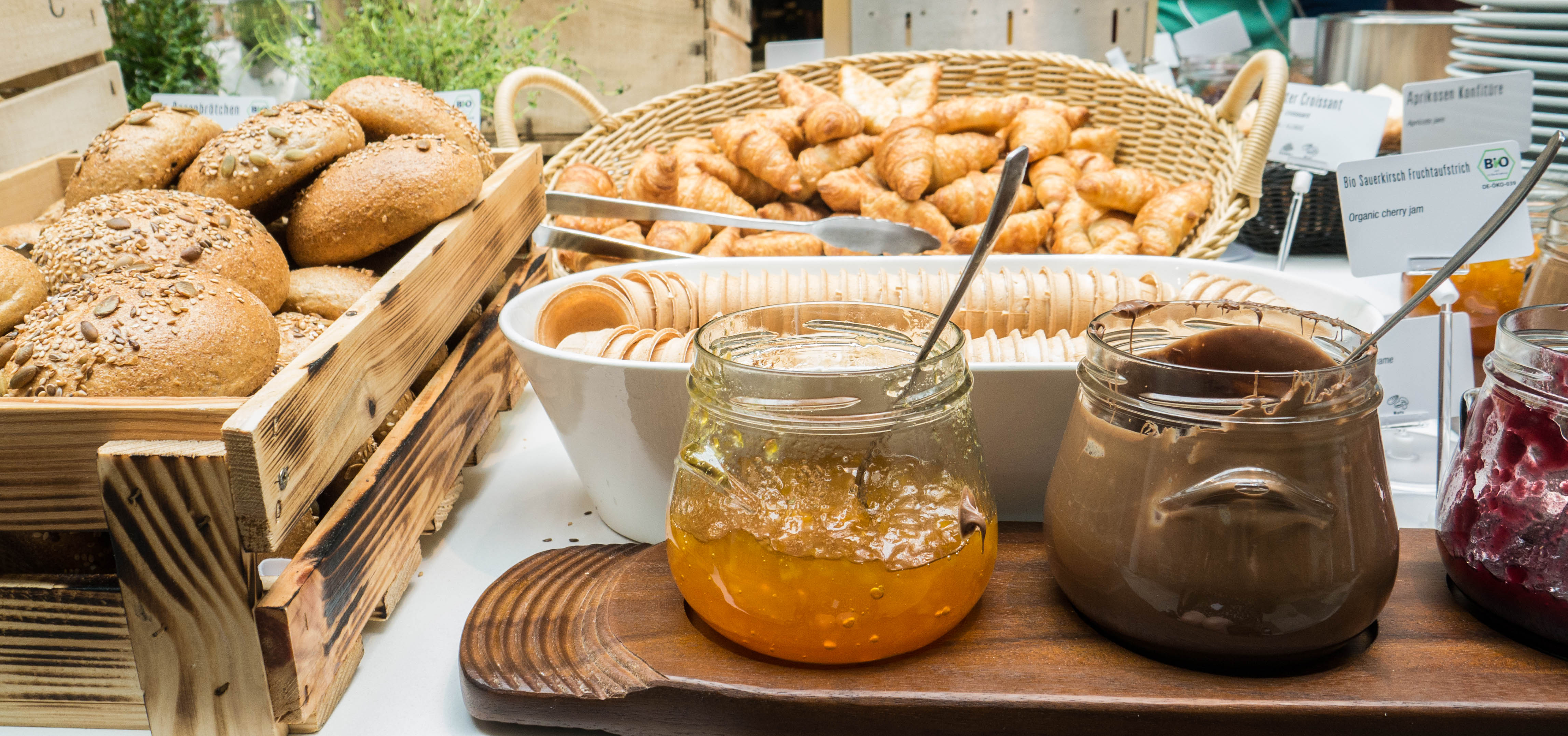 Le petit déjeuner du scandic hotel est copieux.